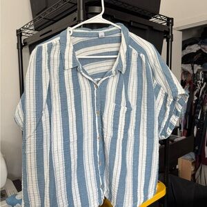 Old Navy Casual Blue and White Button Down Shirt